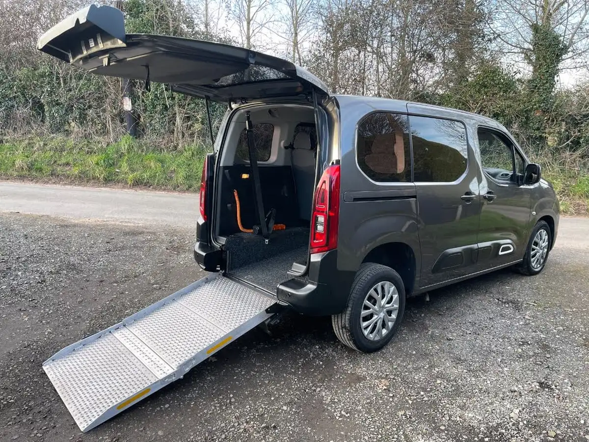 2020-citroen-berlingo-15bluehdi-feel-m-size-100ps-big-1