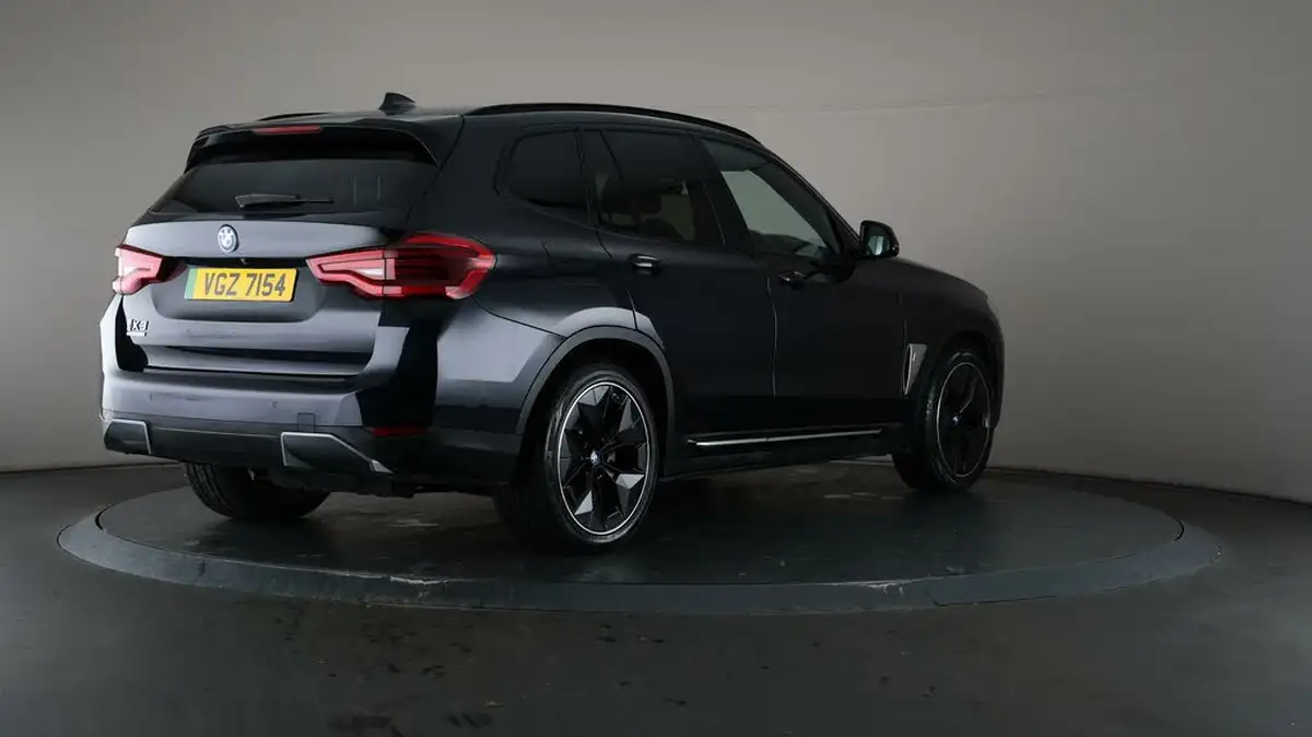 2021-bmw-ix3-e-premier-edition-big-61