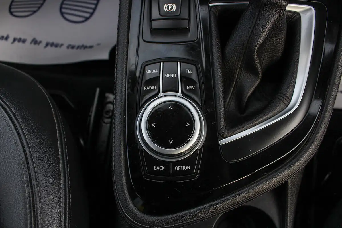 2016-bmw-2-series-15-218i-luxury-active-tourer-5d-auto-big-27