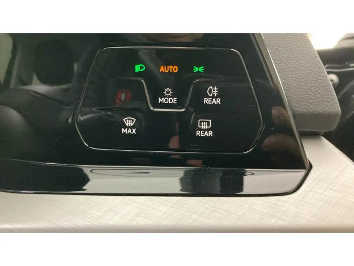 2021-volkswagen-golf-15-etsi-life-150ps-hatchback-big-29