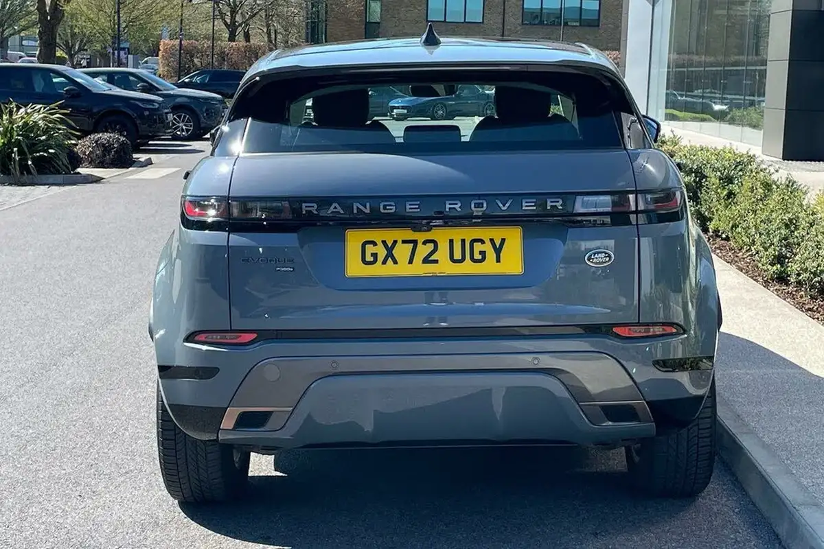 2022-land-rover-range-rover-evoque-15-p300e-r-dynamic-s-big-10