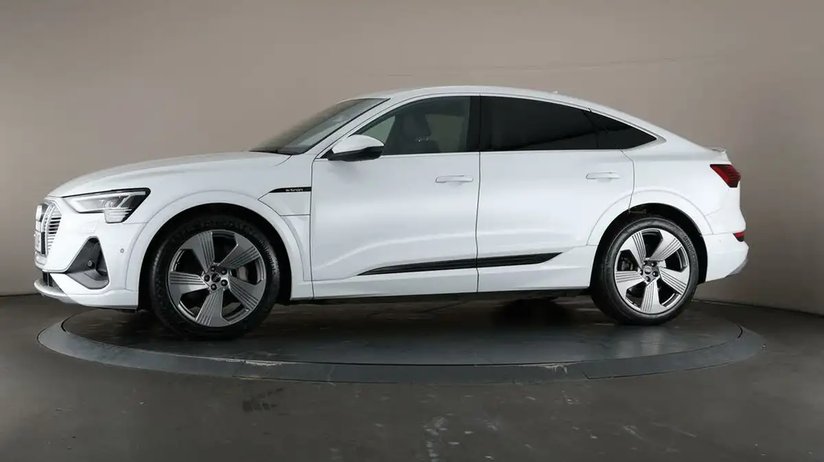 2021-audi-e-tron-55e-s-line-sportback-big-34