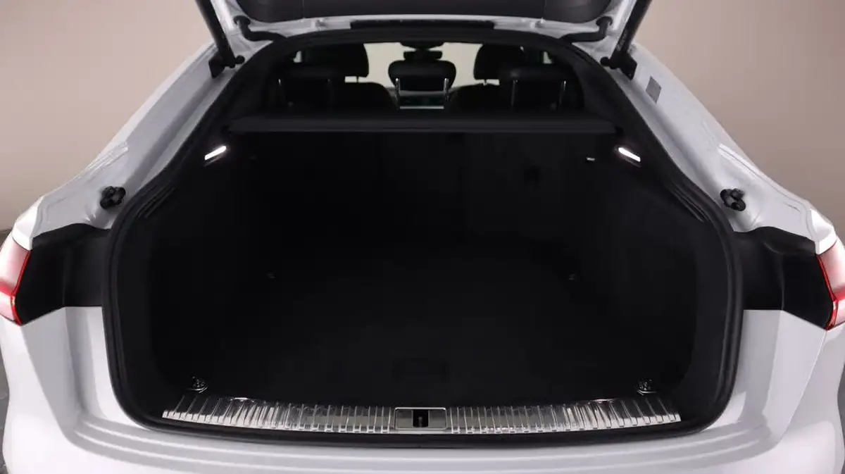 2021-audi-e-tron-55e-s-line-sportback-big-17