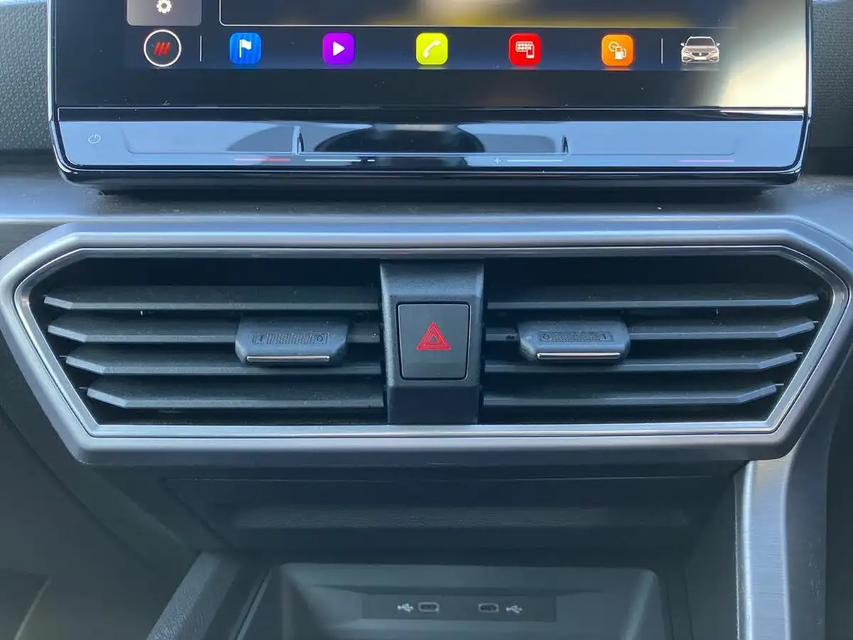 2022-seat-leon-15-etsi-fr-estate-big-36