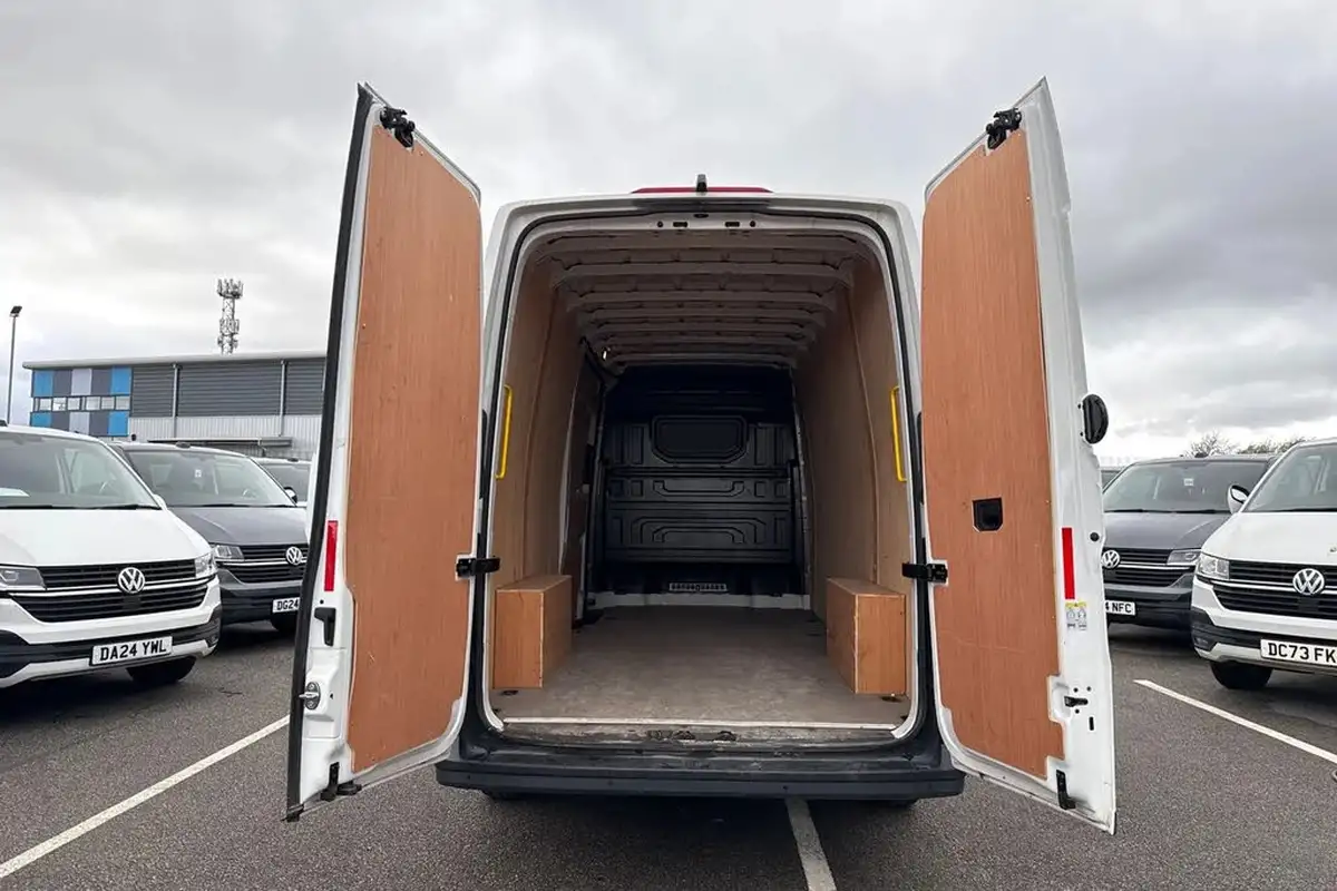 2024-volkswagen-crafter-big-5