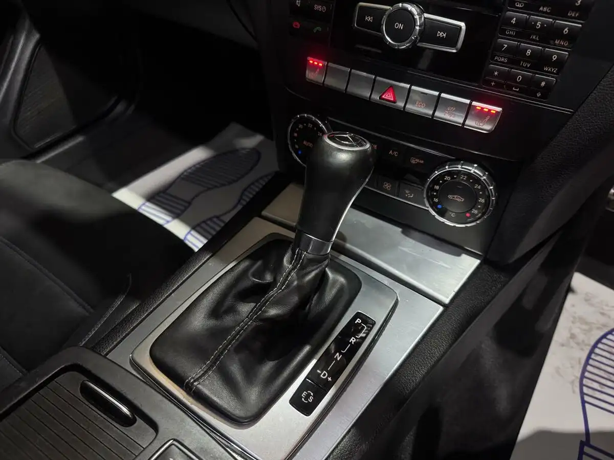 2015-mercedes-benz-c-class-21cdi-c220-cdi-amg-sport-edition-premium-plus-coupe-2d-7g-tronic-plus-big-38
