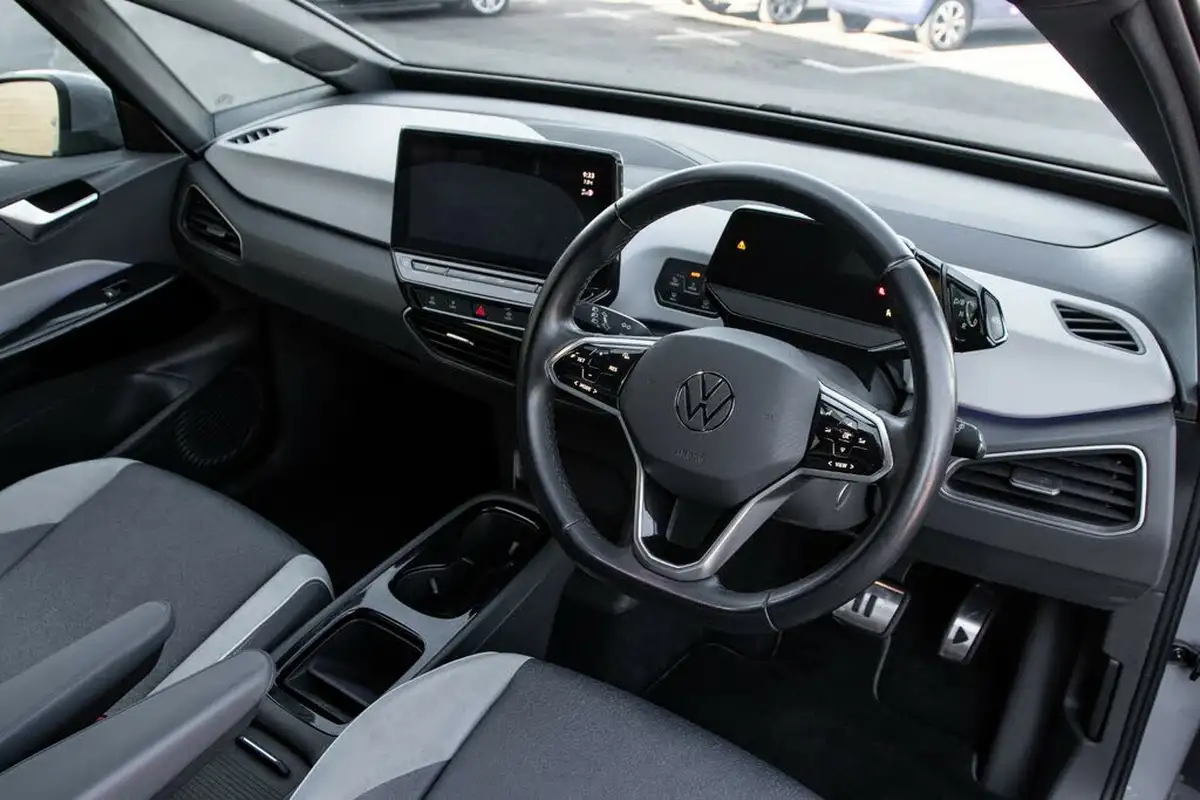2020-volkswagen-id3-e-business-big-4