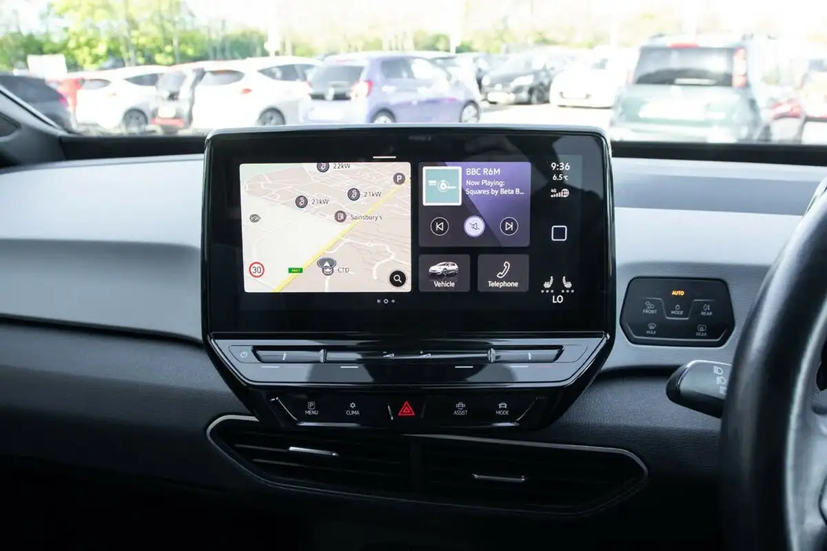 2020-volkswagen-id3-e-business-big-28