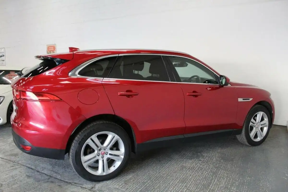 2016-jaguar-f-pace-20-i4d-portfolio-awd-auto-big-7
