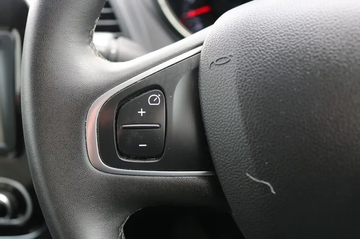 2019-renault-captur-15dci-iconic-90bhp-energy-ss-edc-auto-big-31