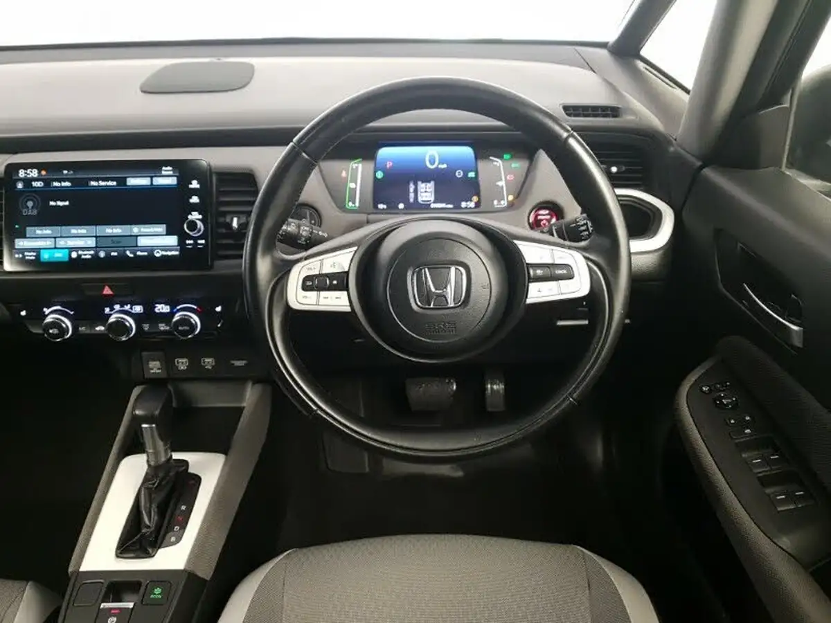 2020-honda-jazz-15-i-mmd-crosstar-ex-big-6