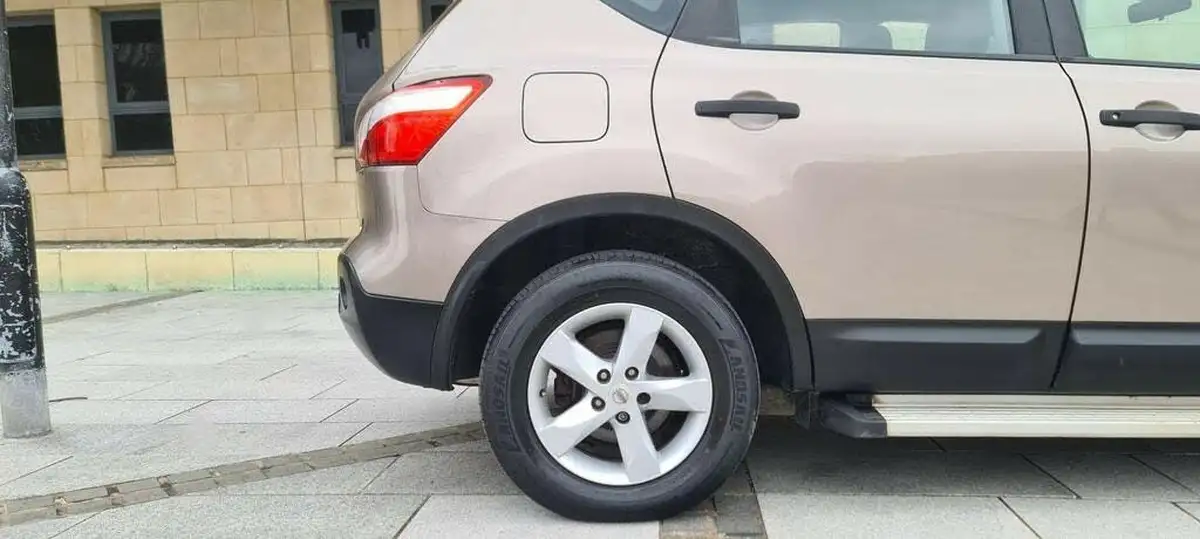 2010-nissan-qashqai-15td-visia-big-8