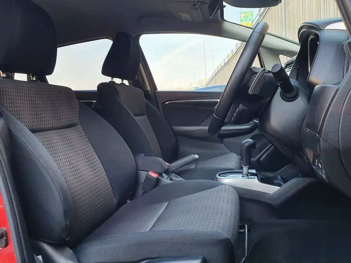 2019-honda-jazz-13-i-vtec-ex-navi-cvt-big-11