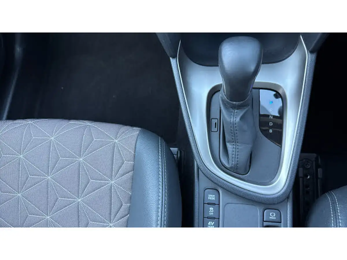 2022-toyota-yaris-cross-15-vvt-i-excel-big-37