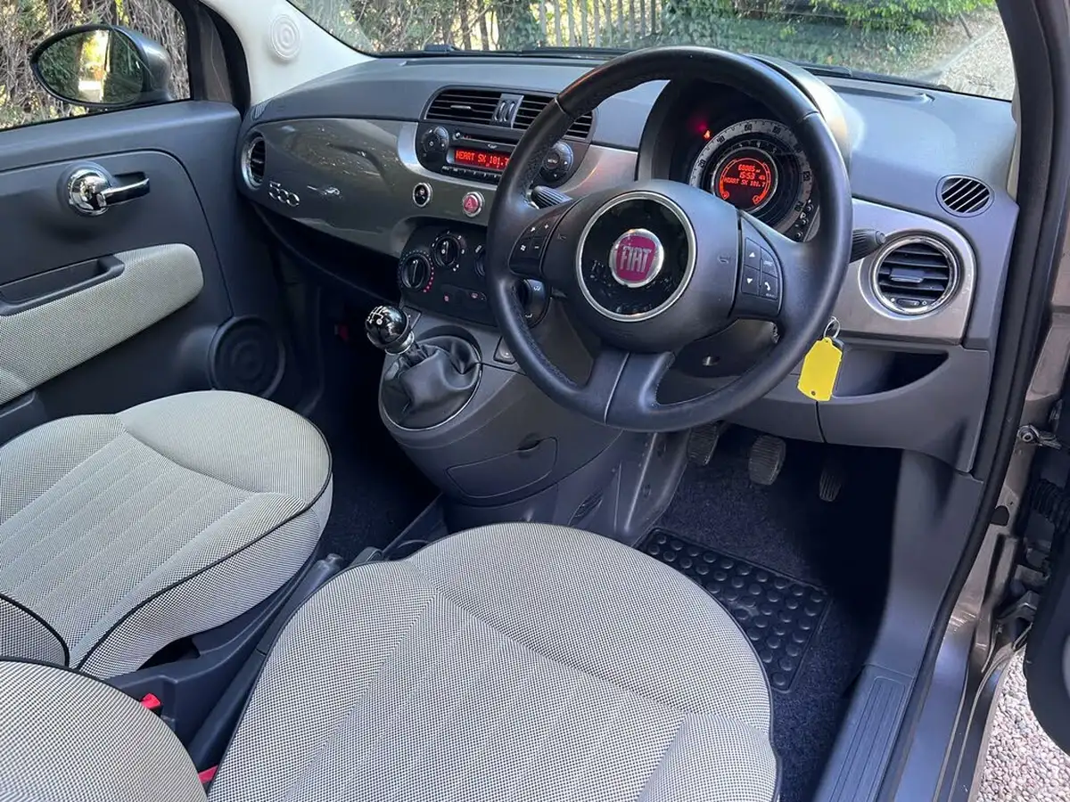 2011-fiat-500-12-lounge-big-10