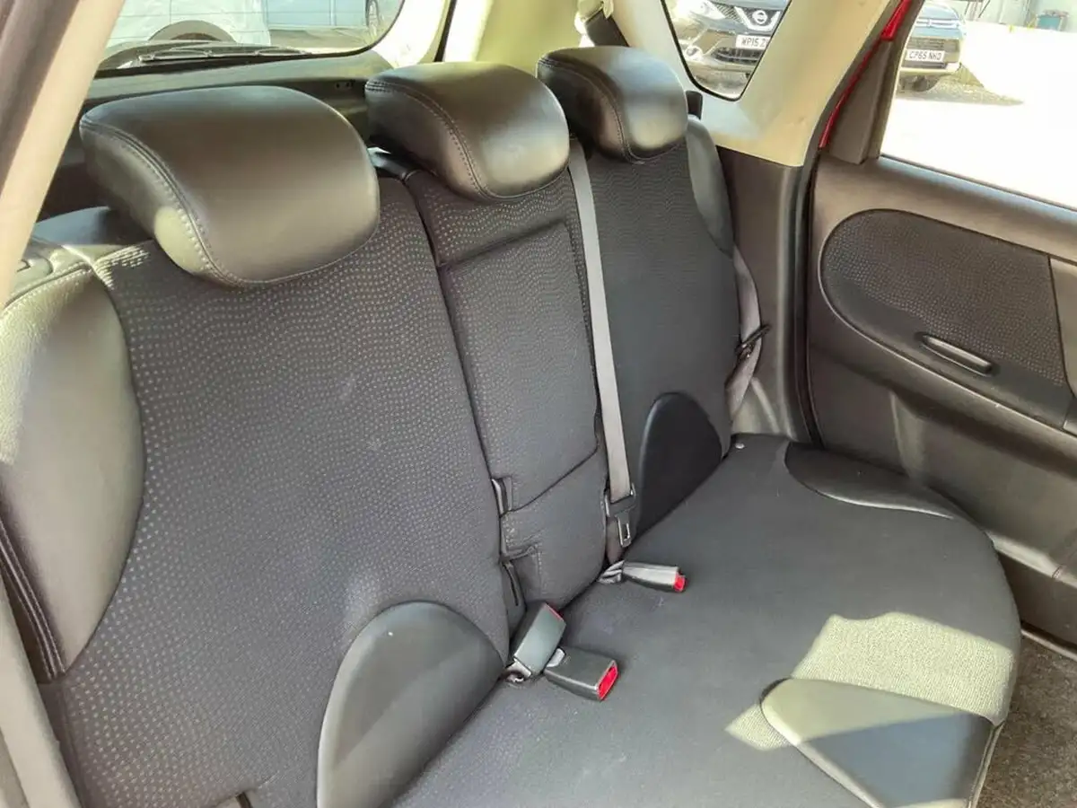 2012-nissan-note-15td-n-tec-big-22