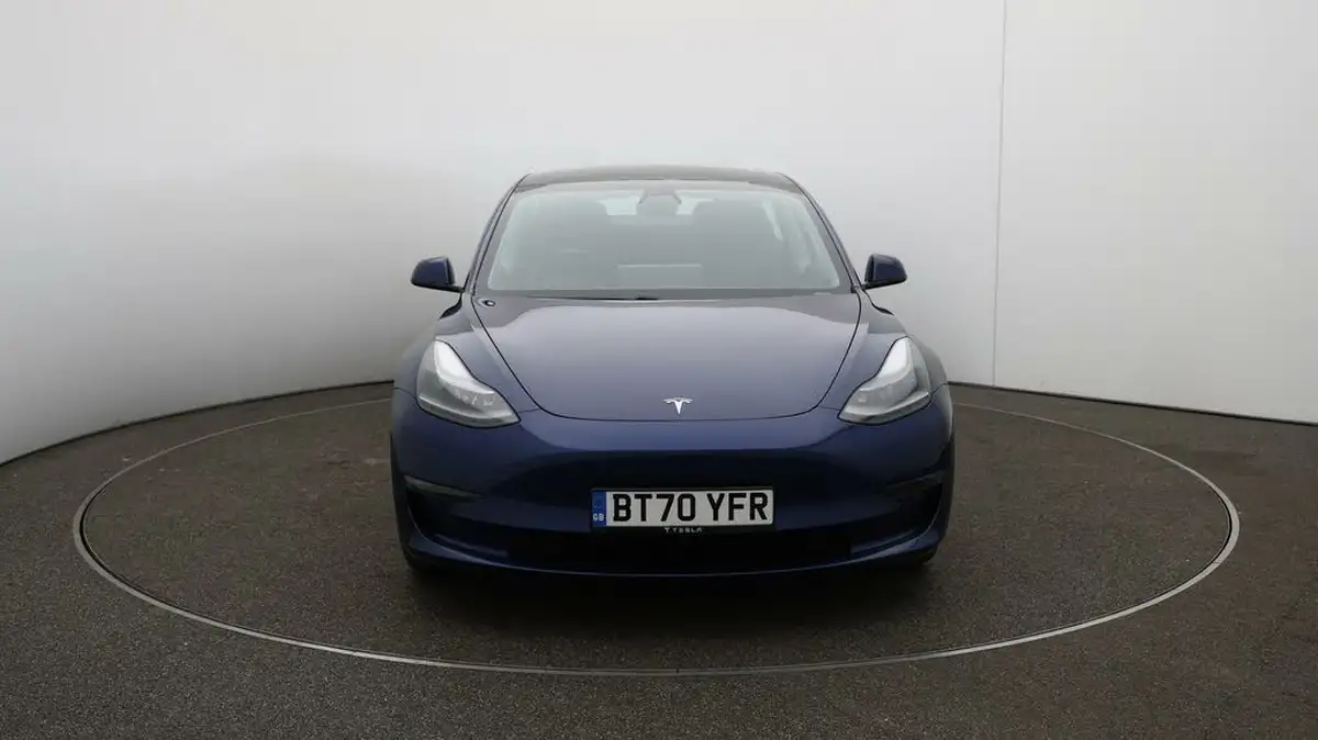 2020-tesla-model-3-e-long-range-big-32