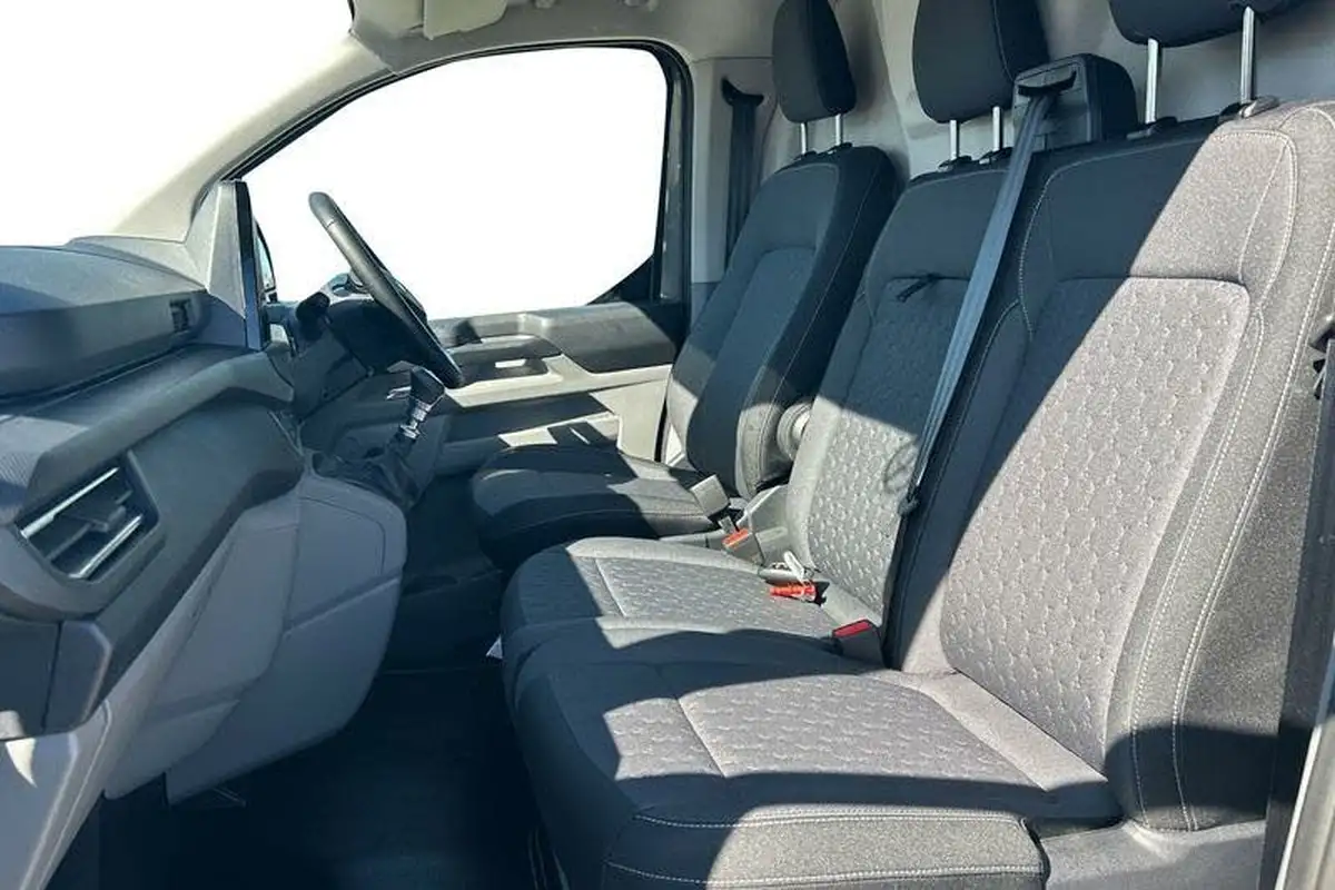 2024-ford-transit-custom-20tdci-300-l2h1-limited-150pseu6e-panel-van-1996cc-big-9