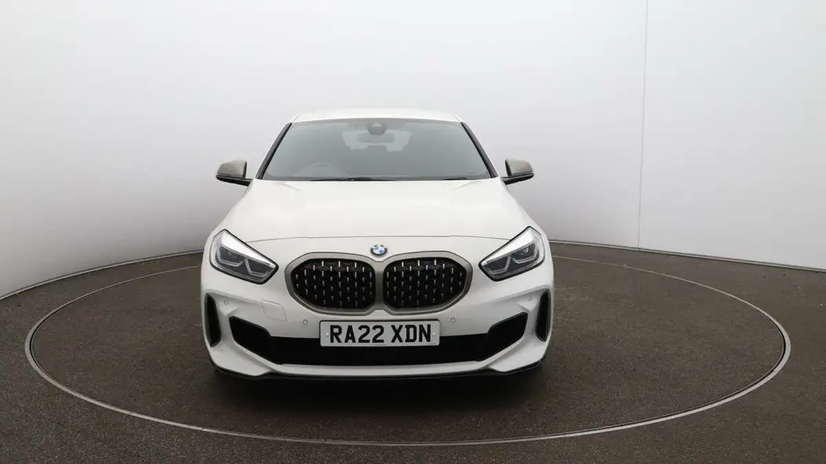 2022-bmw-1-series-20-m135i-xdrive-big-2