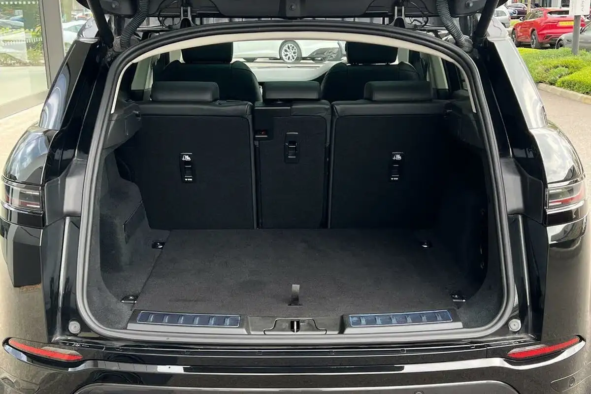 2024-land-rover-range-rover-evoque-15-p300e-dynamic-hse-big-28