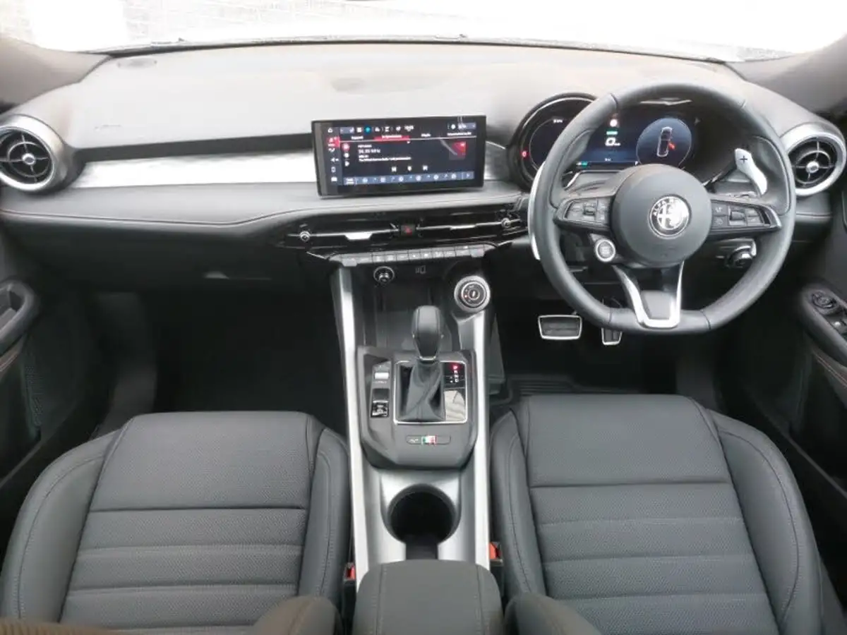 2025-alfa-romeo-tonale-15-veloce-big-2