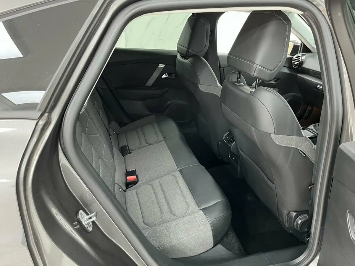 2021-citroen-c4-12-puretech-shine-130ps-big-27