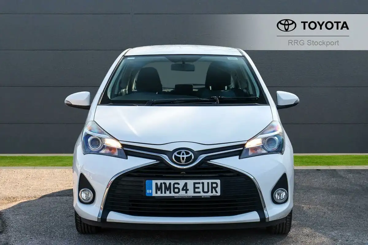 2015-toyota-yaris-133-icon-vvt-i-3d-big-14