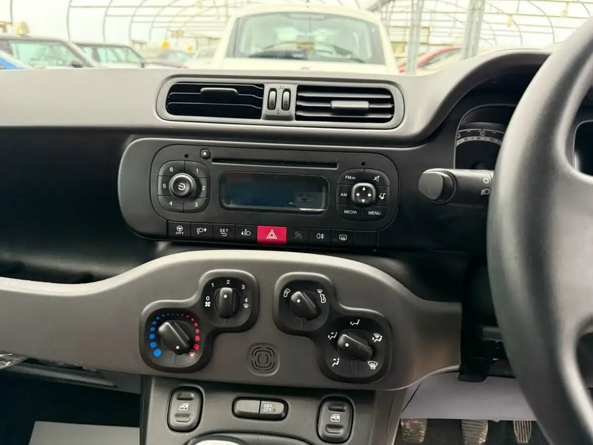 2016-fiat-panda-12-pop-big-48