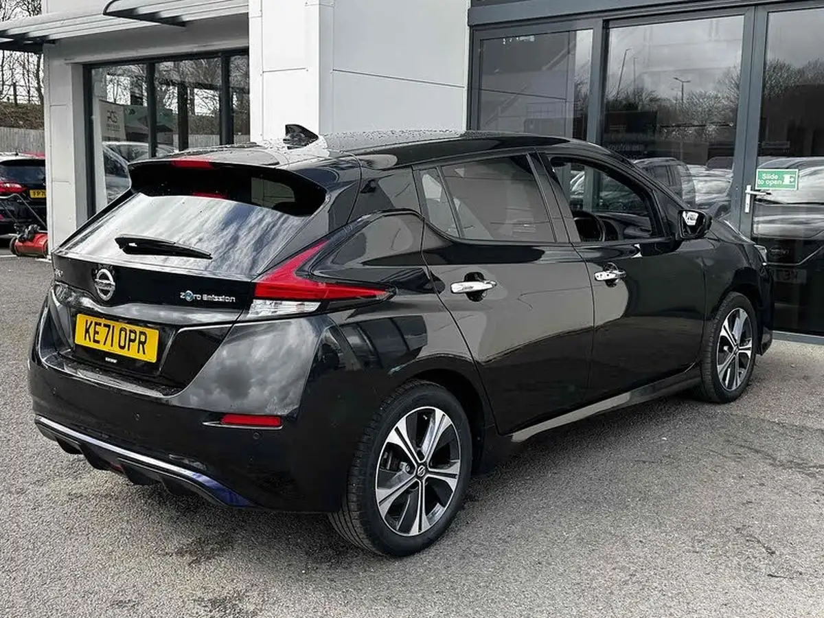 2021-nissan-leaf-e-n-connecta-big-13