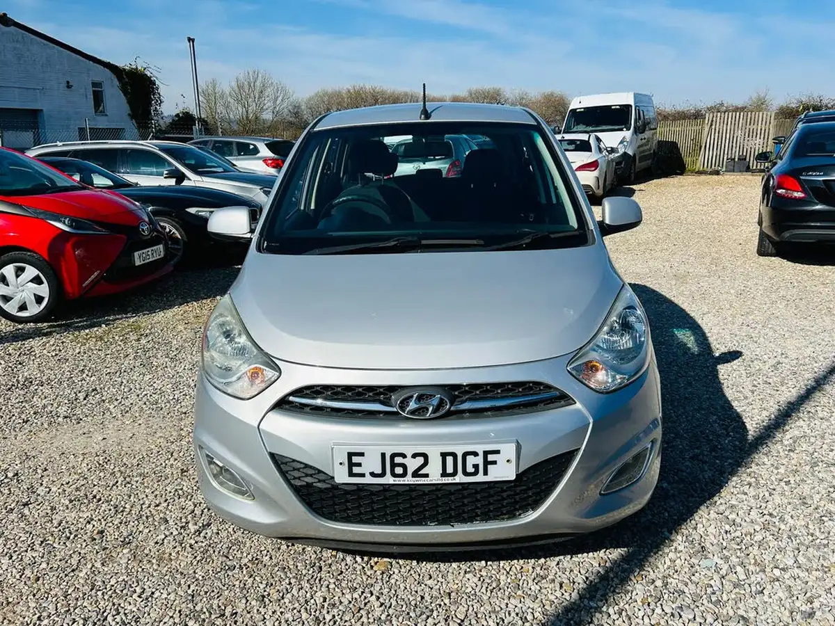 2012-hyundai-i10-12-active-auto-big-1