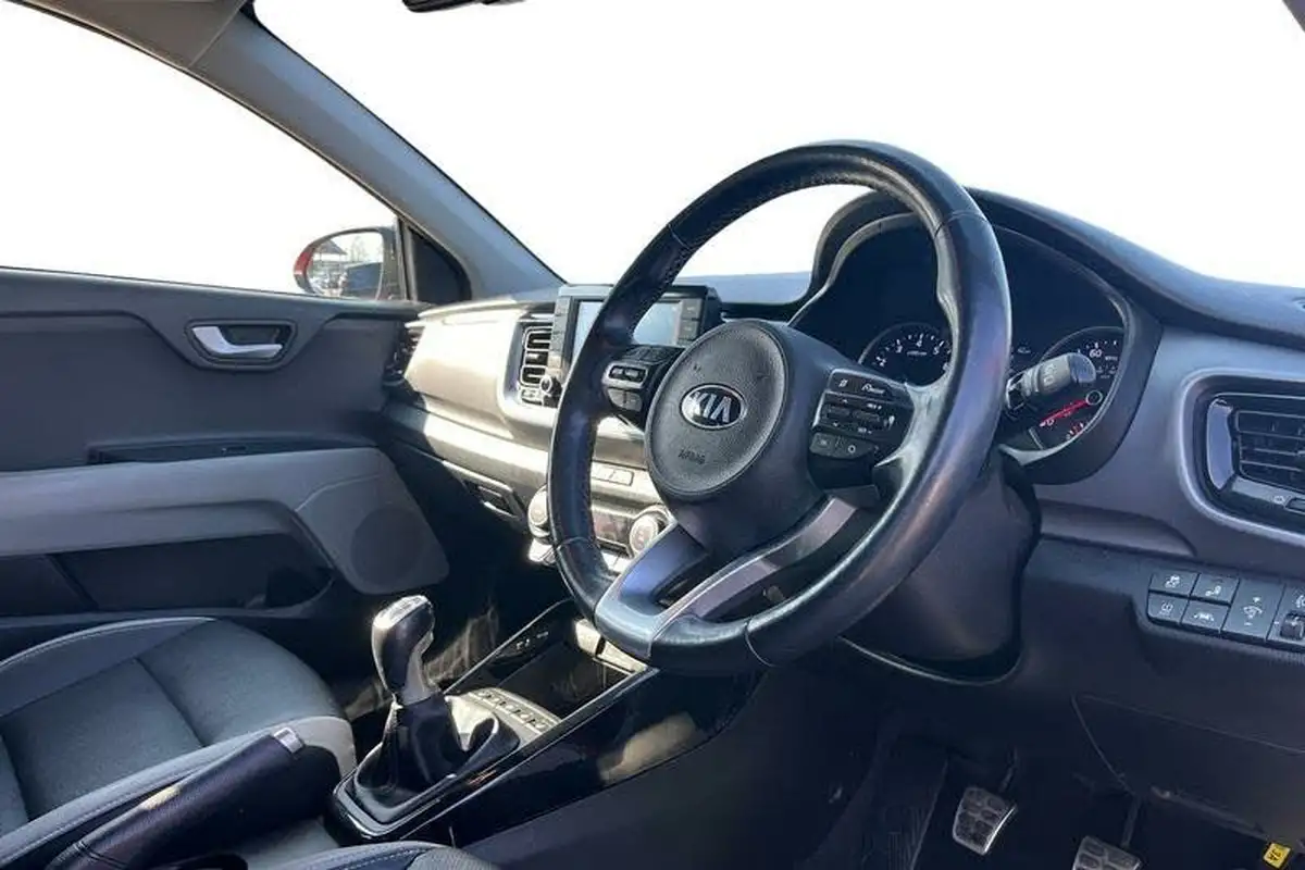 2019-kia-stonic-10-t-gdi-4-big-8