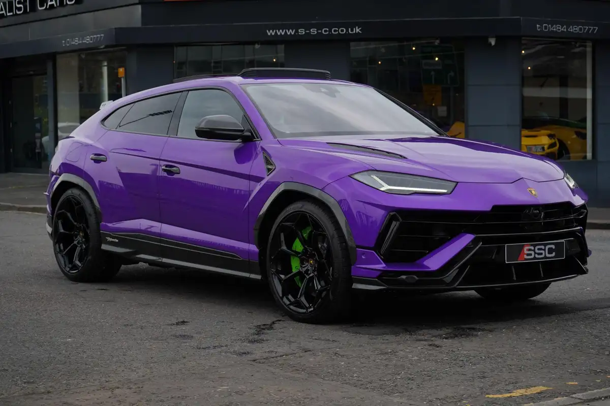 2024-lamborghini-urus-40-no-trim-big-4