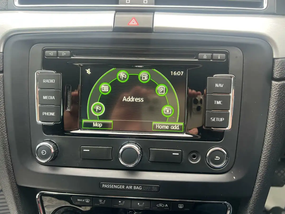 2014-skoda-superb-20tdi-black-edition-140ps-hatchback-dsg-big-40