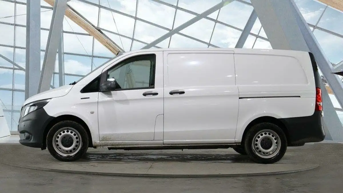 2020-mercedes-benz-vito-e-pure-l2-big-4