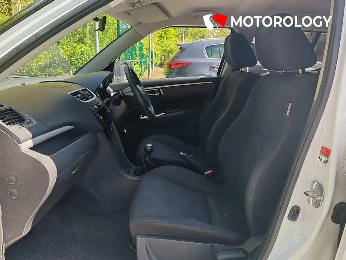 2013-suzuki-swift-12-sz4-93bhp-5d-big-14