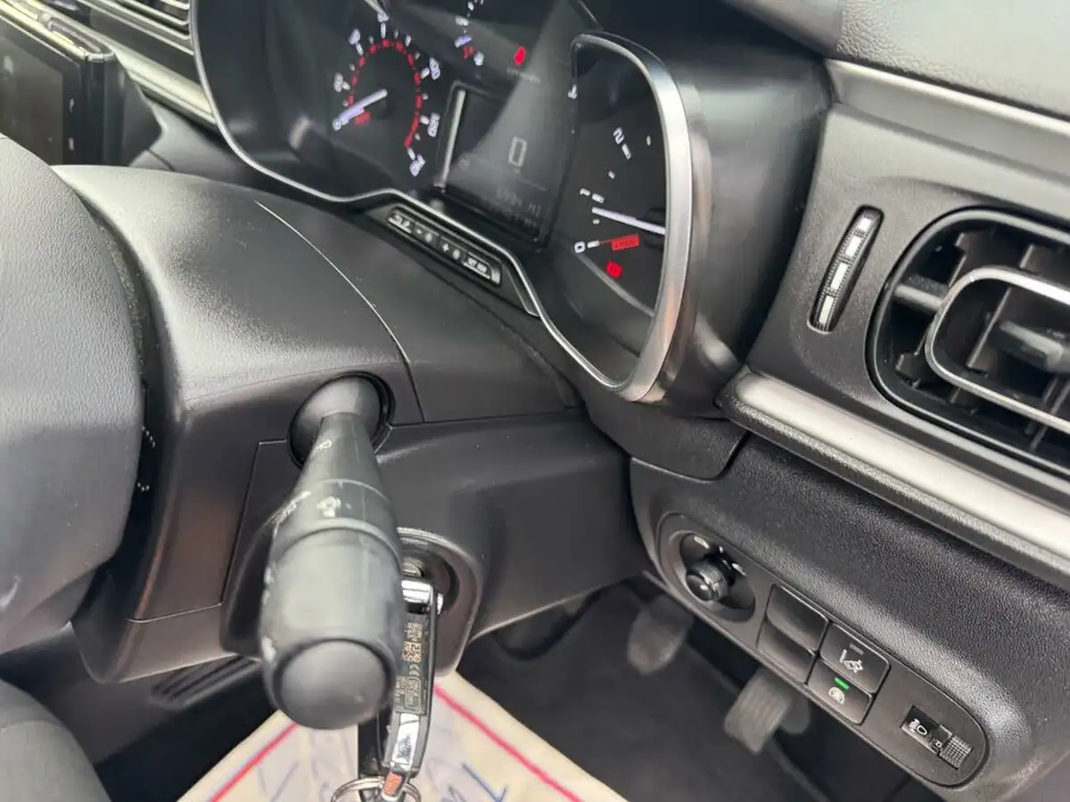 2017-citroen-c3-12-puretech-flair-82ps-big-41