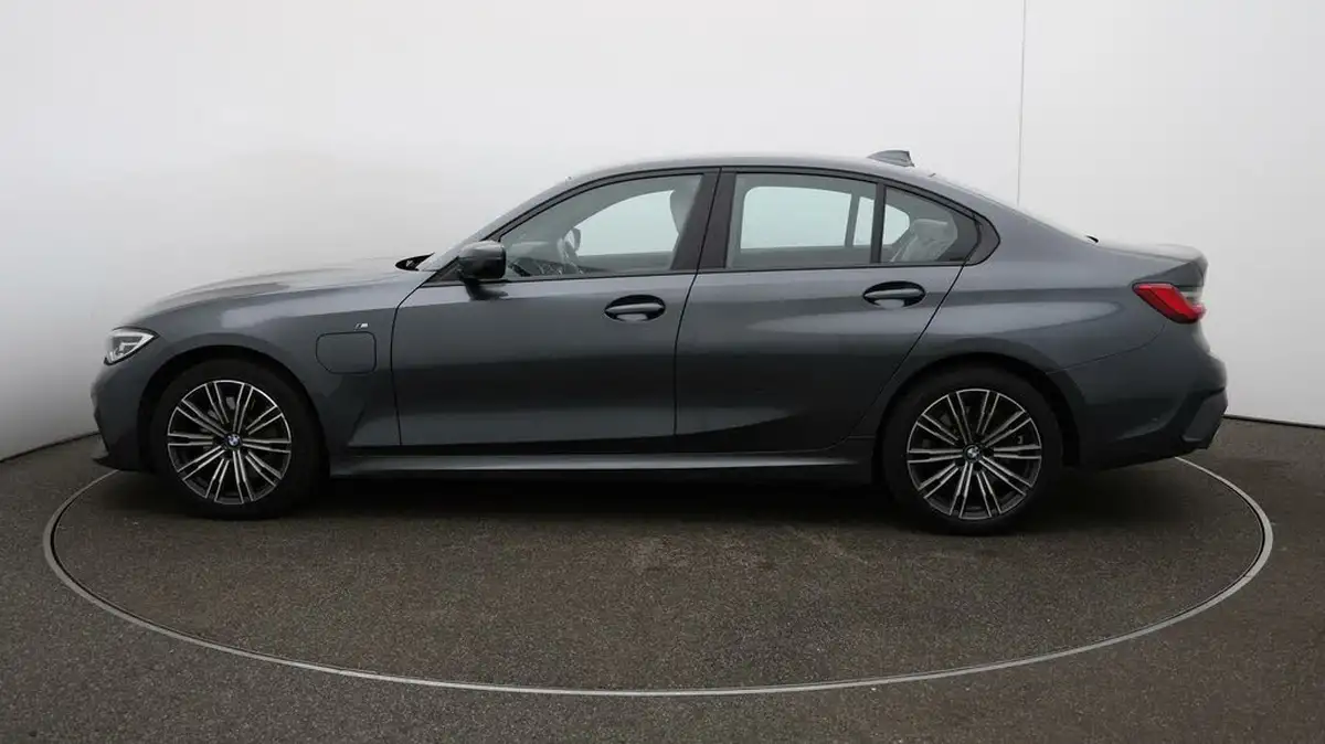 2020-bmw-3-series-20-330e-m-sport-saloon-4d-big-56