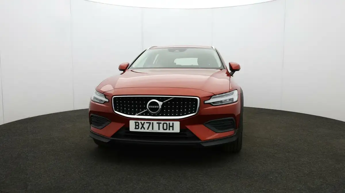 2021-volvo-v60-20td-b4-cross-country-big-35