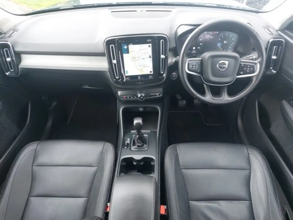 2020-volvo-xc40-15-t3-inscription-big-2
