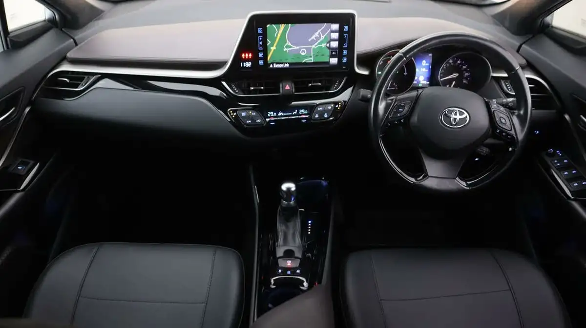 2018-toyota-c-hr-18-vvt-i-excel-big-12