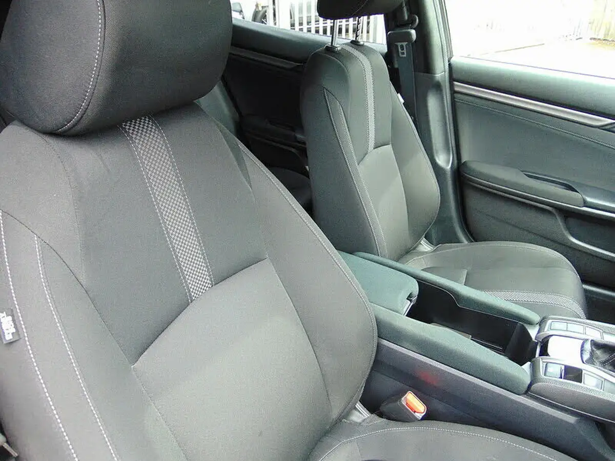 2020-honda-civic-16-i-dtec-sr-hatchback-5d-big-17