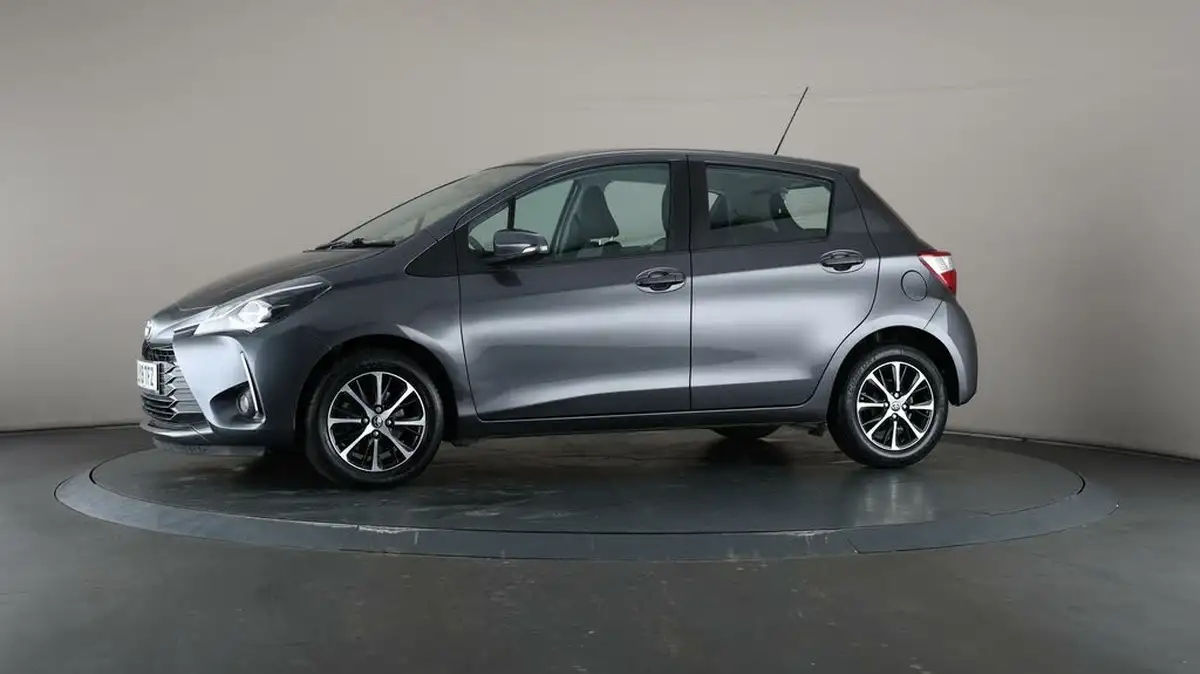 2019-toyota-yaris-15-vvt-i-icon-tech-111bhp-1496cc-big-29