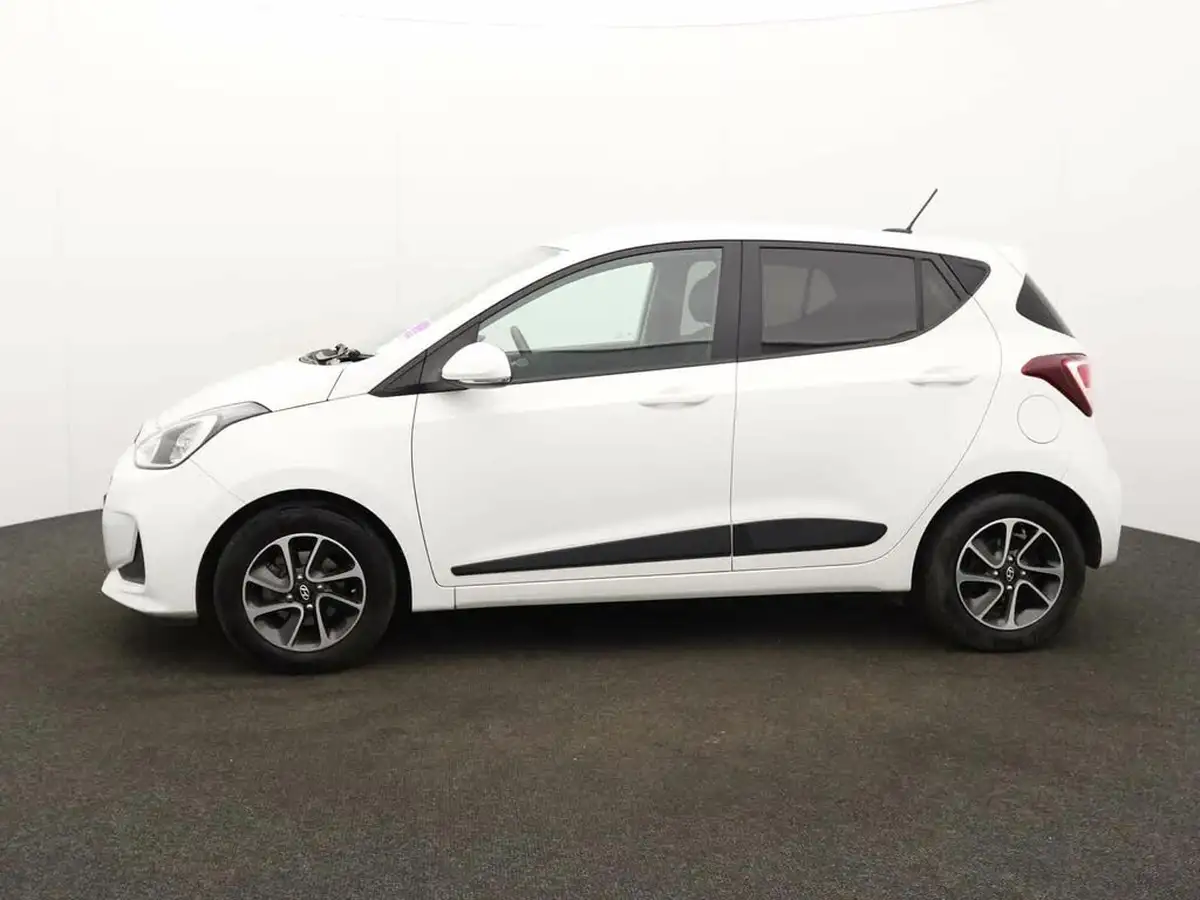 2017-hyundai-i10-12-premium-big-3