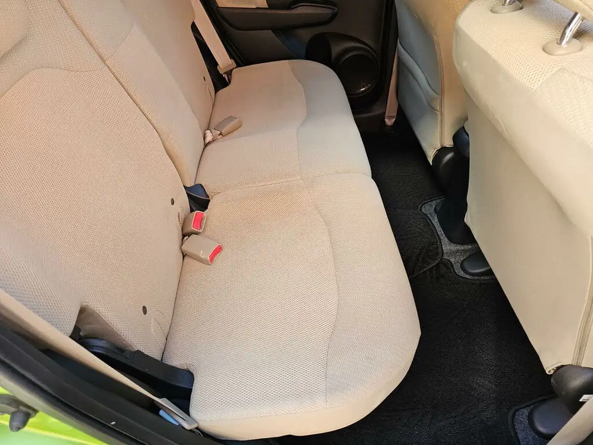 2012-honda-jazz-big-17