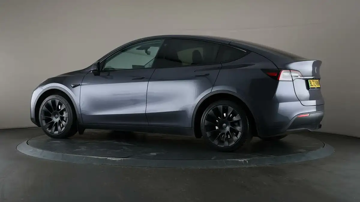 2022-tesla-model-y-e-rwd-big-67