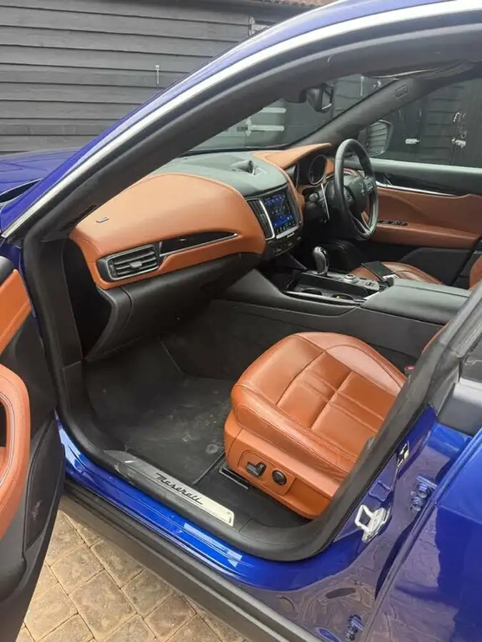 2017-maserati-levante-30td-4x4-no-trim-big-7