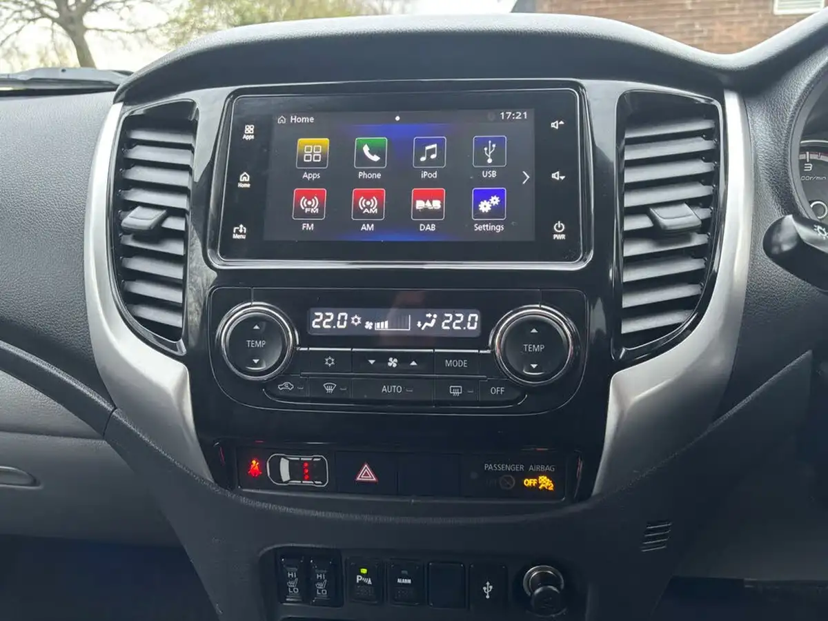 2019-mitsubishi-l200-24di-d-barbarian-eu6b-auto-big-9