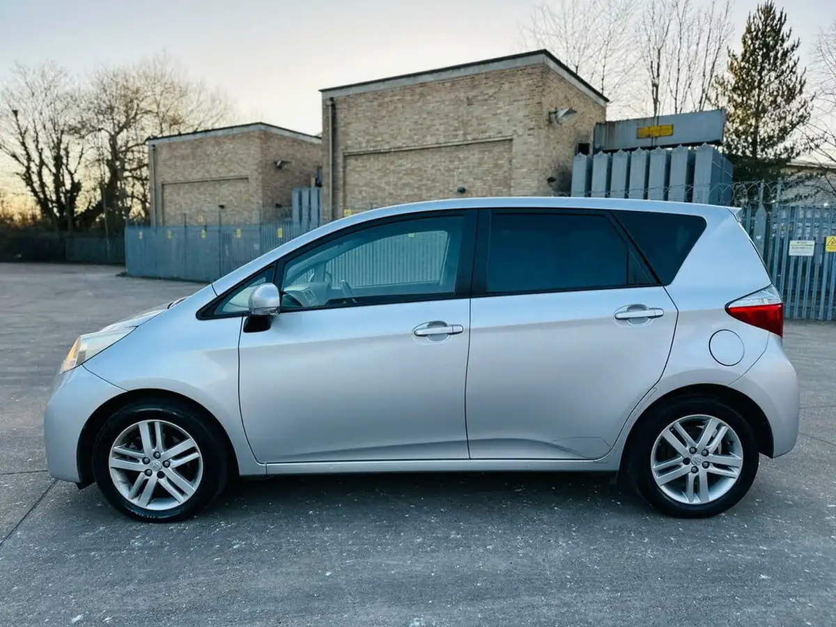 2011-toyota-verso-s-133-t-spirit-big-8
