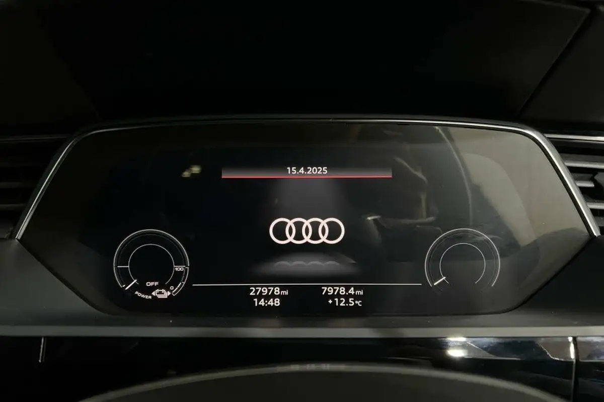 2021-audi-e-tron-50e-black-edition-station-wagon-big-11