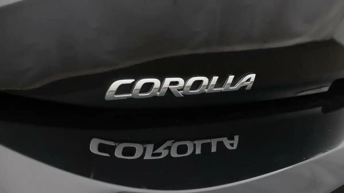 2019-toyota-corolla-18-vvt-i-icon-spare-wheel-hatchback-5d-big-21